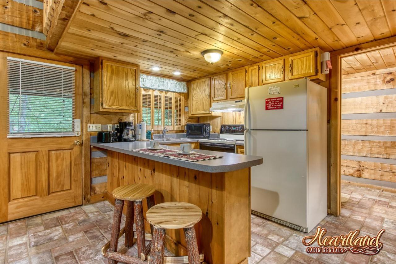 Cozy Mountain Hideaway Villa Gatlinburg Exterior photo