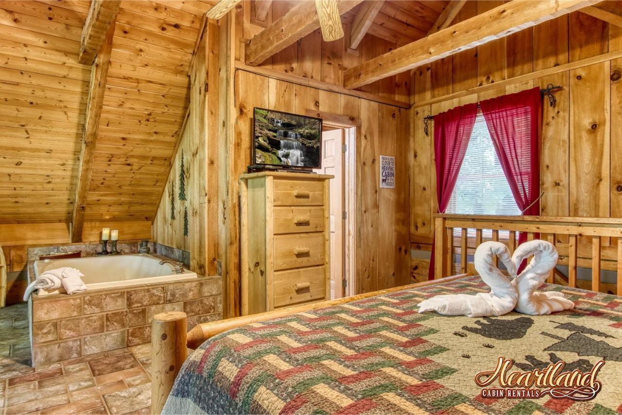 Cozy Mountain Hideaway Villa Gatlinburg Exterior photo