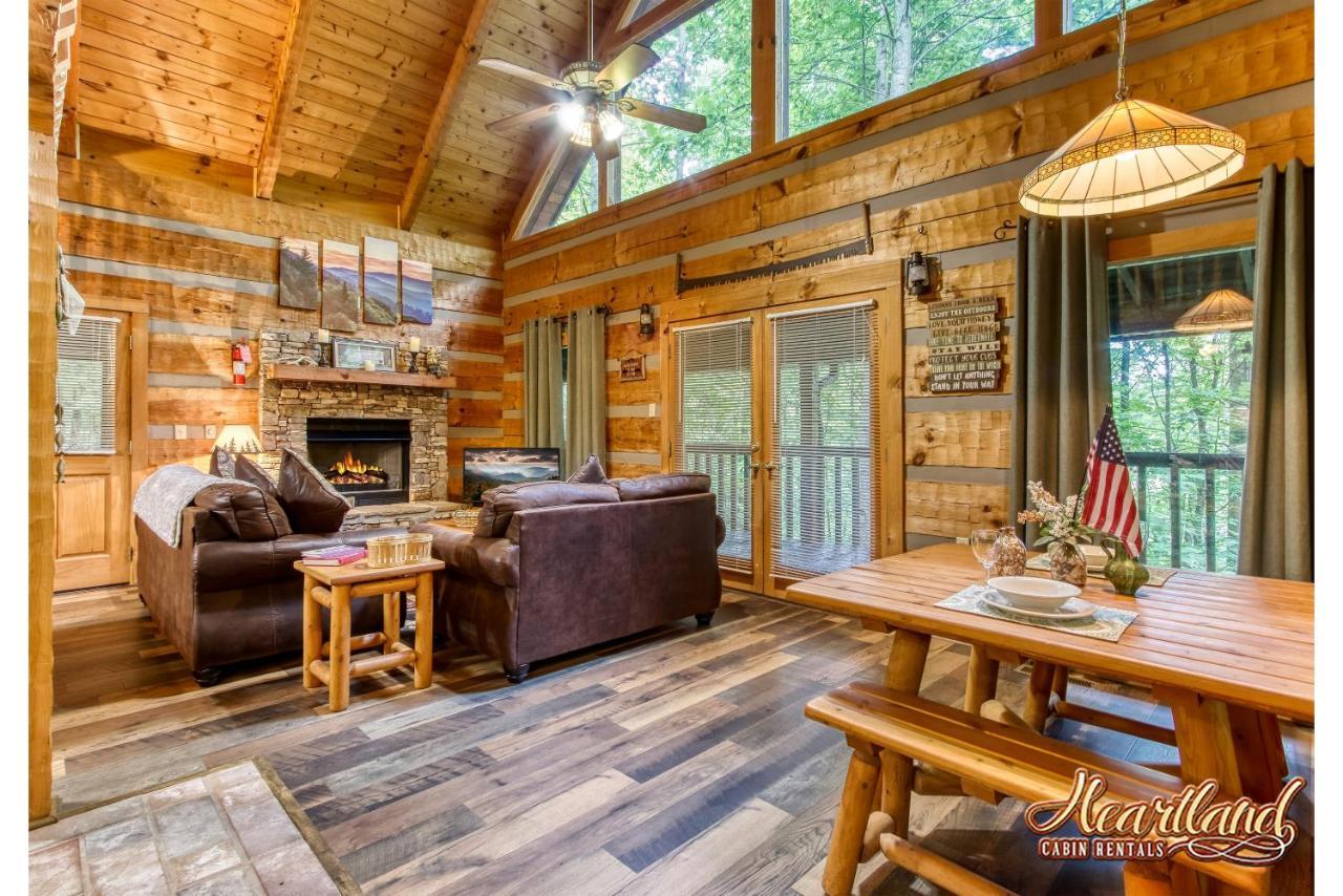 Cozy Mountain Hideaway Villa Gatlinburg Exterior photo