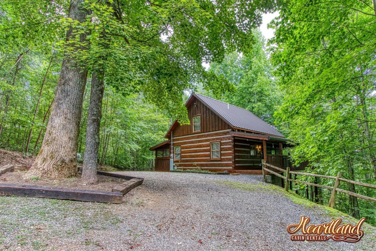 Cozy Mountain Hideaway Villa Gatlinburg Exterior photo