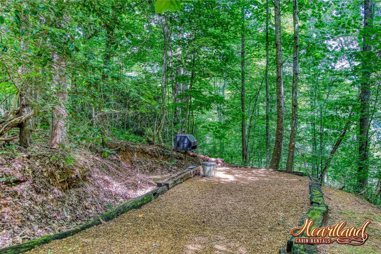 Cozy Mountain Hideaway Villa Gatlinburg Exterior photo