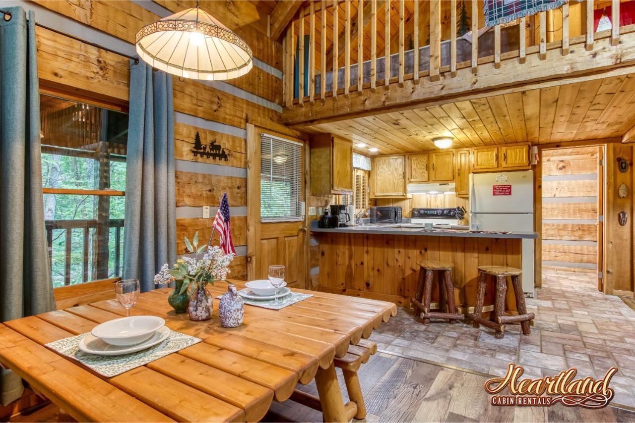 Cozy Mountain Hideaway Villa Gatlinburg Exterior photo